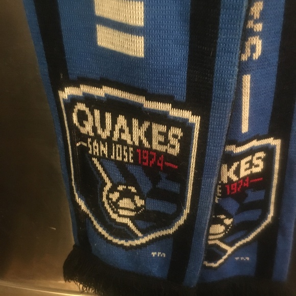 2014 SJ Earthquakes  Scarf -83  $12 FIRM OR FREE* 🎉 - Picture 3 of 5